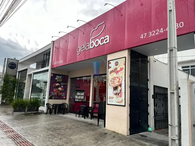 Imagem 12: Ampla Loja na Rua Indaial, com Mobiliário Negociável do Antigo Inquilino