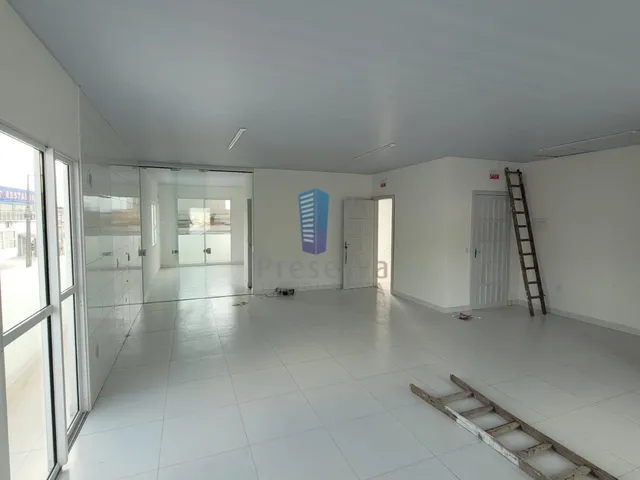 Imagem: Sala Comercial na Av. Principal do Espinheiros