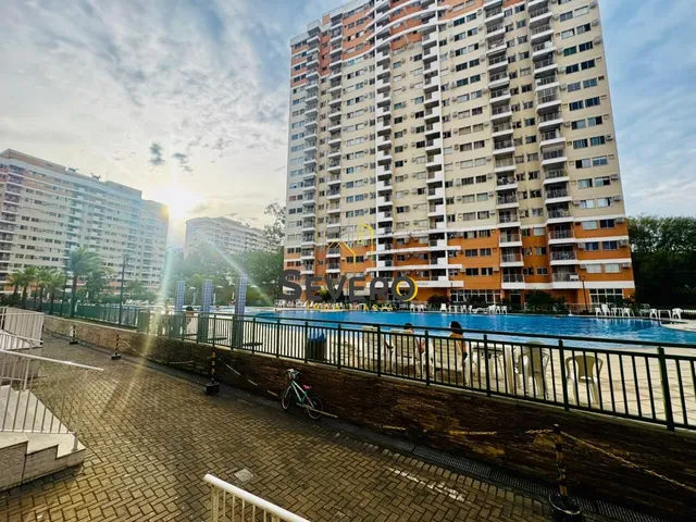 Imagem: O apartamento possui 6 Dormitórios, 1 Suíte, 2 Banheiros,