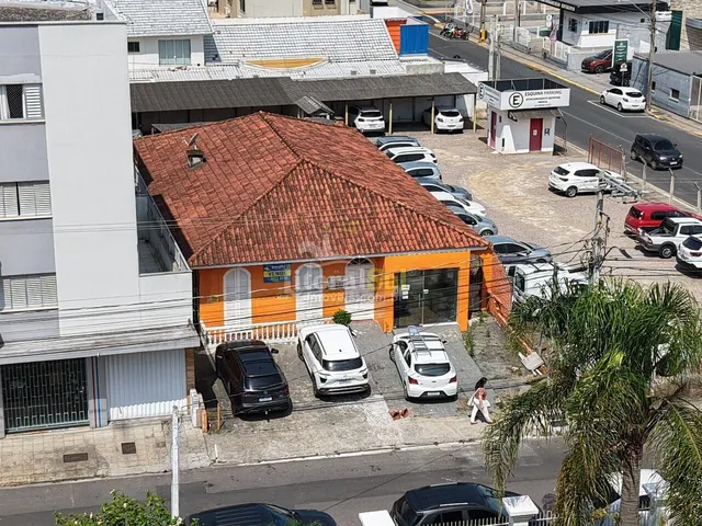 Imagem: Casa Num Ponto Estratégico no Coração
