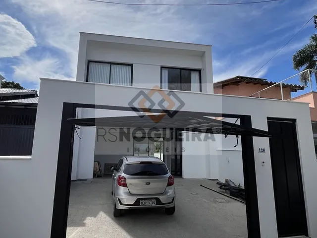 Imagem: Casa Sobrado em Ponta de Baixo, São José/Sc