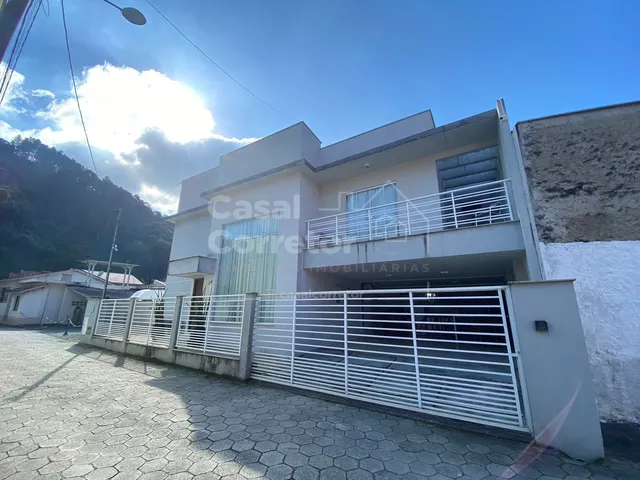 Imagem: Incrível Casa com 3 Dormitórios Sendo