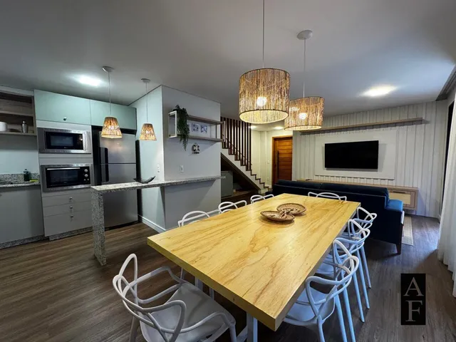 Imagem 2: Casa 3 Suítes Ferraz com Amplo Terraço