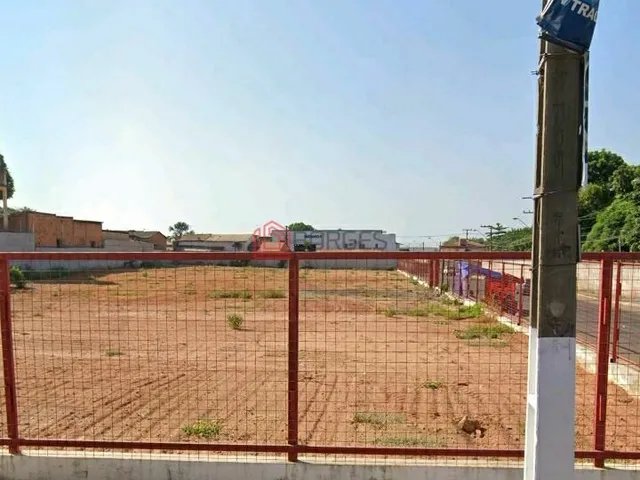 Imagem: Terreno de Esquina com 3.856M2 na Av. Babaculandia