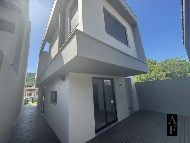 Imagem 5: Sobrado com Três Suítes