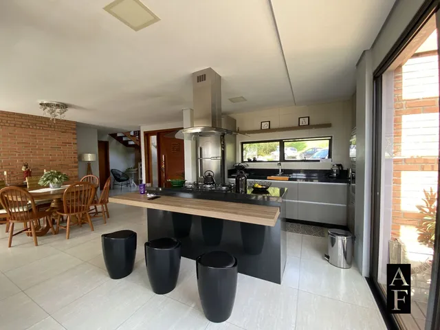 Imagem 2: Casa Alto Padrão em Garopaba no Bairro Morrinhos