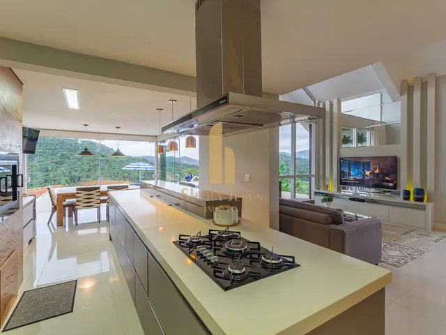Imagem 6: Casa na Montanha 3 Suítes + 1 em Camboriú/Sc!