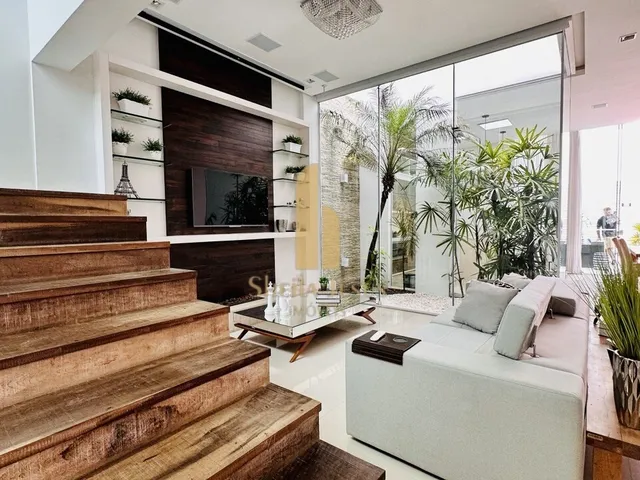 Imagem: Casa de Alto Padrão na Praia dos Amores!!