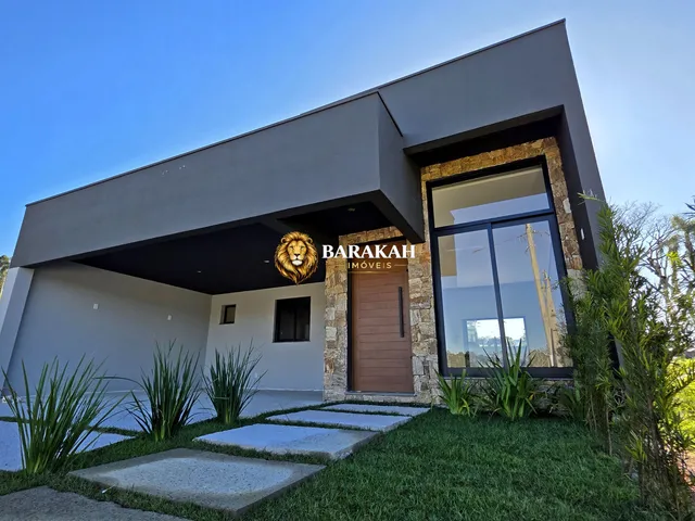 Imagem: A casa possui 3 Dormitórios, 1 Suíte, 2 Banheiros, 2