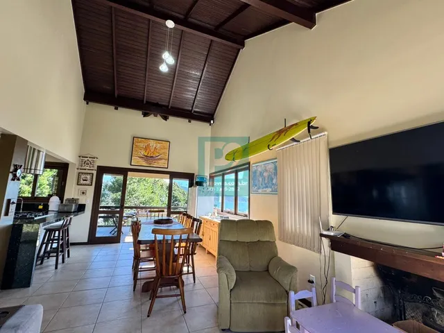 Imagem 4: Casa Mobiliada com Vista Deslumbrante para o Mar - Condomínio Panorâmico, em Bombinhas - Sc!
