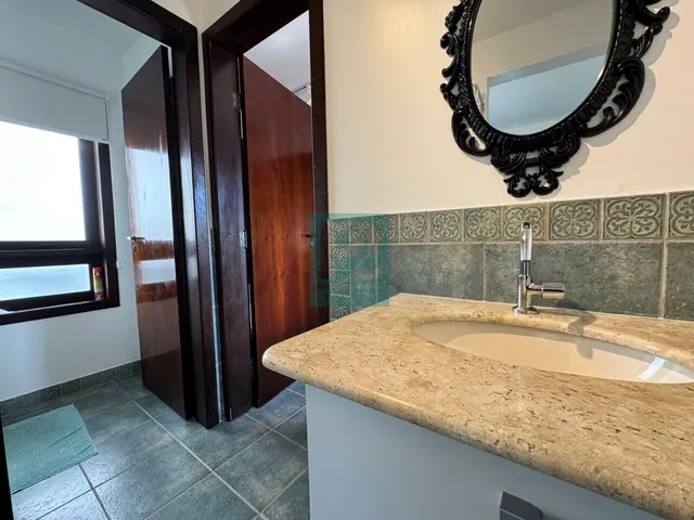Imagem 9: Casa Mobiliada com Vista Deslumbrante para o Mar - Condomínio Panorâmico, em Bombinhas - Sc!