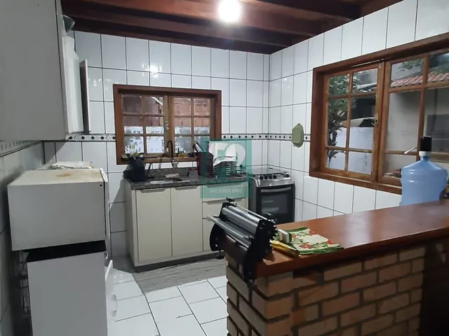 Imagem 7: Casa 3 Dormitórios À Venda na Praia de Mariscal em Bombinhas/Sc