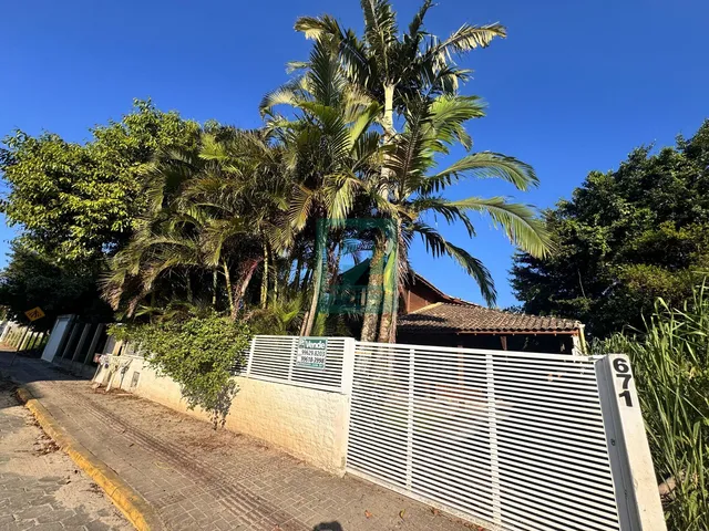 Imagem 4: Casa 3 Dormitórios À Venda na Praia de Mariscal em Bombinhas/Sc