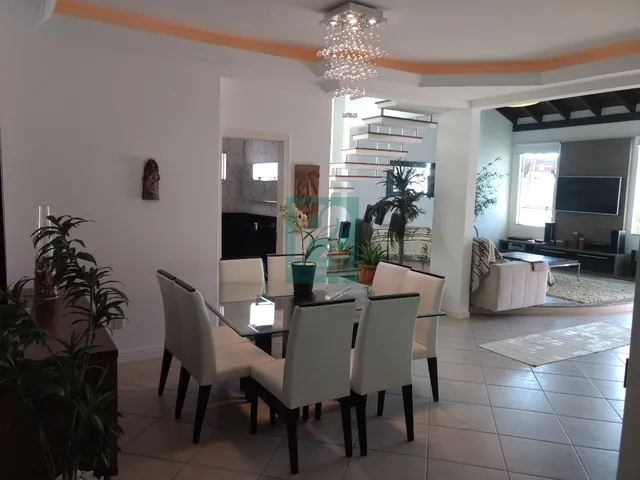 Imagem 15: Casa Alto Padrão com 04 Suítes À 100 Metros da Praia do Mariscal