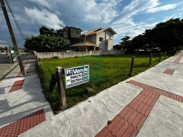 Imagem: Terreno de Esquina Quadra Mar em Zimbros