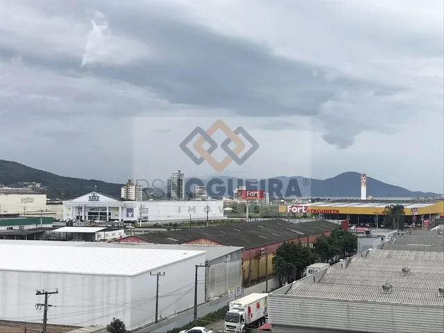 Imagem 3: Apartamento À Venda com 2 Suítes em Biguaçu