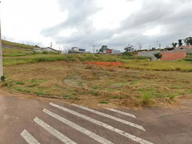 Imagem: Terreno de Esquina com 348M² Topografia