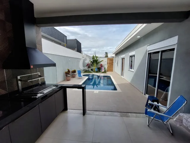 Imagem: Casa Térrea com Piscina À Venda no Bairro
