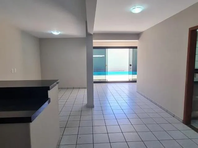 Imagem 7: Linda Casa com Piscina para Locação Anual em Balneário Camboriú Centro - 3 Suítes, 2