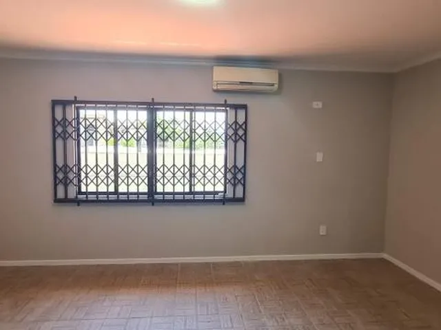 Imagem 5: Linda Casa com Piscina para Locação Anual em Balneário Camboriú Centro - 3 Suítes, 2