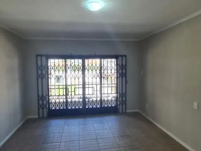 Imagem 14: Linda Casa com Piscina para Locação Anual em Balneário Camboriú Centro - 3 Suítes, 2
