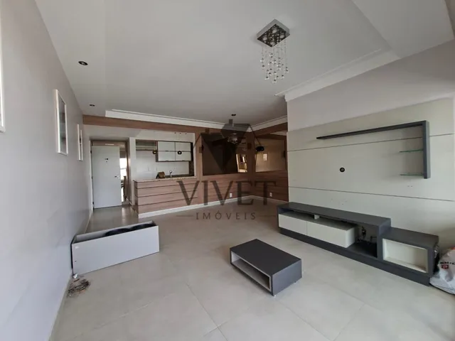 Imagem: O apartamento possui 5 Dormitórios, 1 Suíte, 3 Banheiros,