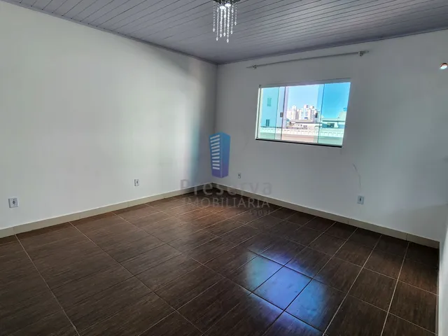 Imagem 16: Prédio Versátil de 550M²: Comércio e Residência em Um Só Imóvel!