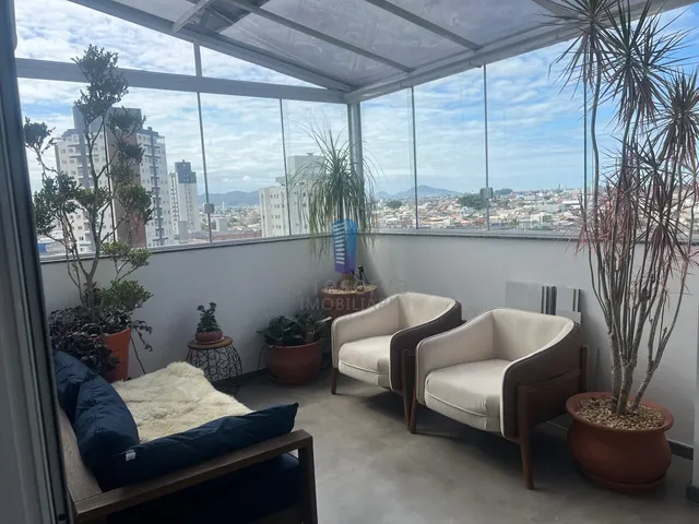 Imagem 13: Cobertura de Luxo Semi-Mobiliada para Venda!