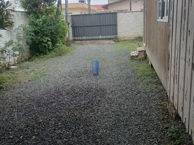 Imagem 4: Terreno com Duas Casas de Madeira para Venda!