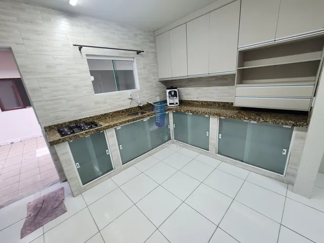 Imagem 16: Casa com 4 Quartos, Churrasqueira e Bastante Espaço para Carros no Dom Bosco - Itajaí - Sc