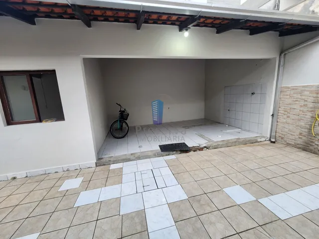 Imagem 7: Casa com 4 Quartos, Churrasqueira e Bastante Espaço para Carros no Dom Bosco - Itajaí - Sc