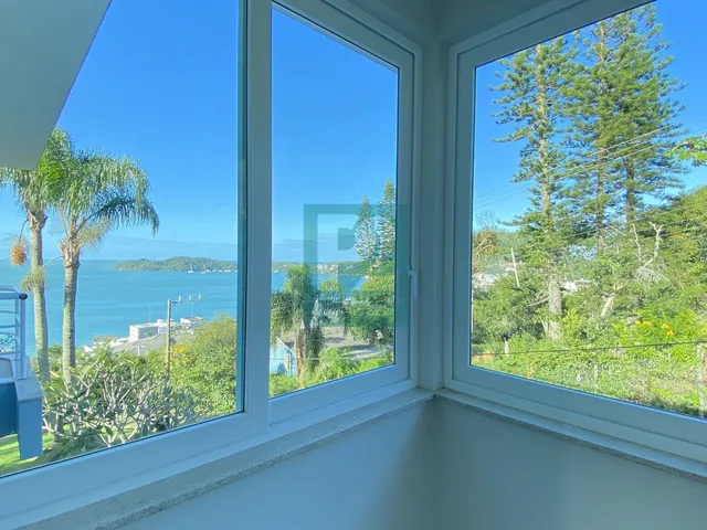 Imagem: Casa com Vista Panorâmica para o Mar no