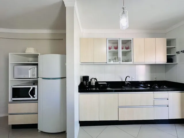 Imagem 2: Apartamento Mobiliado a Poucos Passos do Mar em Bombinhas/Sc