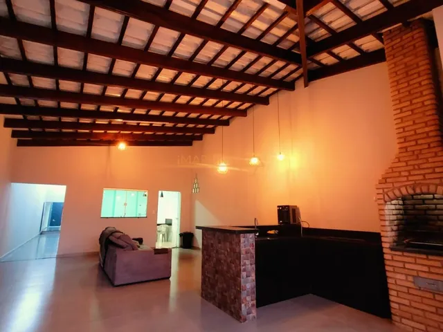Imagem: Casa à venda no bairro Santiago - Araguari/MG