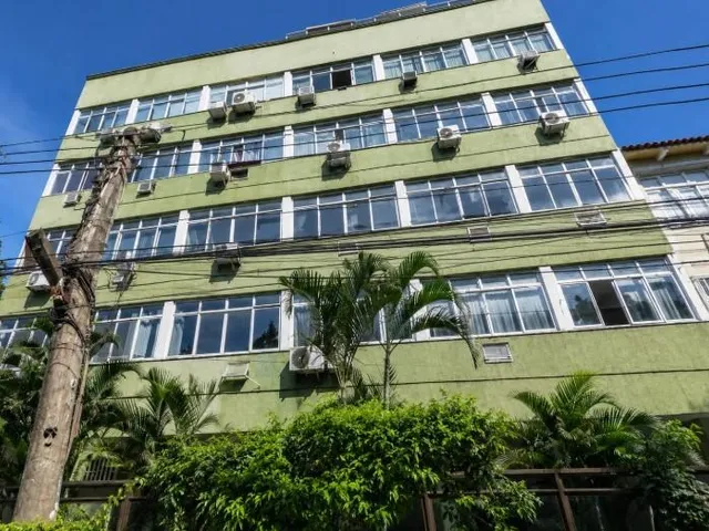 Imagem: O apartamento possui 3 Dormitórios, 1 Suíte, 2 Banheiros,