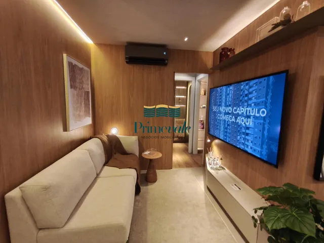 Imagem: O apartamento possui 2 Dormitórios, 1 Suíte, 2 Banheiros,
