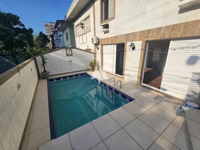 Imagem: Sobrado Amplo com piscina e de esquina!