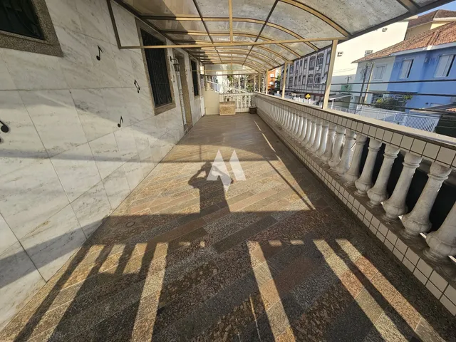 Imagem 8: Sobrado Amplo com Piscina e de Esquina!