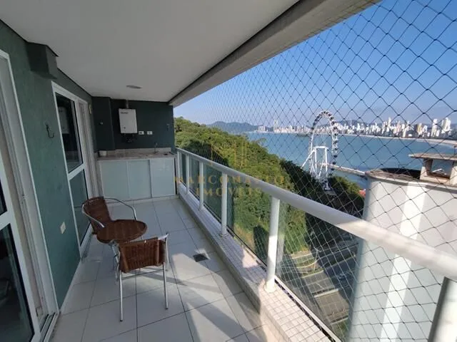 Imagem: O apartamento possui 2 Dormitórios, 1 Suíte, 2 Banheiros,