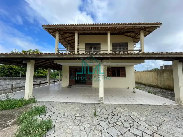Imagem: Casa e Terreno à venda com 5 Quartos tendo