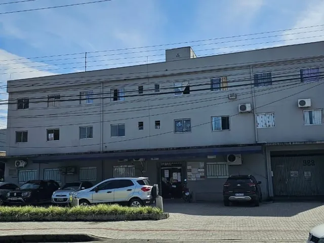 Imagem: O apartamento possui 2 Dormitórios, 1 Banheiro, 1 Vaga na