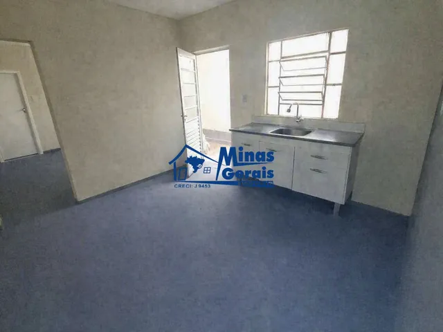 Imagem: CASA COM 3 DORMITÓRIOS À VENDA NO JARDIM