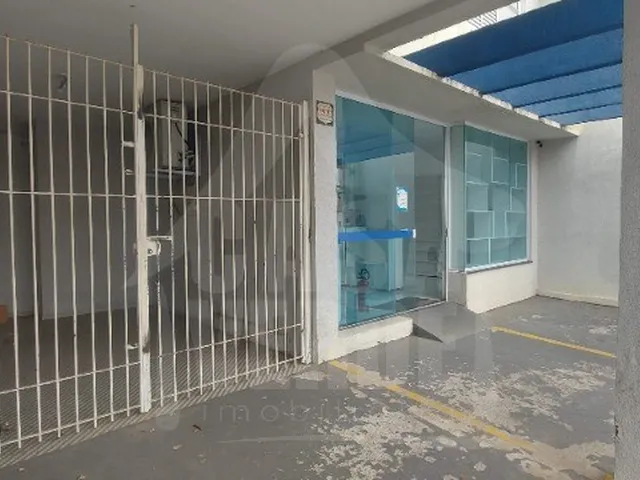 Imagem: O apartamento possui 3 Banheiros, 3 Vagas na garagem,