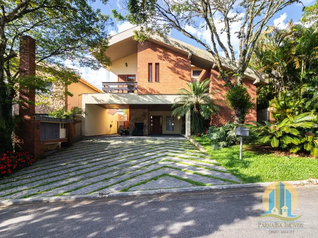Imagem: A casa possui 2 Dormitórios, 4 Suítes, 1 Banheiro, 6