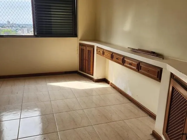 Imagem 7: Imperdível oportunidade: Apartamento de luxo com 3 suítes, 3 salas e 3 vagas de garagem