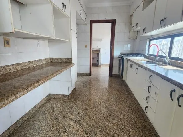 Imagem 15: Imperdível oportunidade: Apartamento de luxo com 3 suítes, 3 salas e 3 vagas de garagem