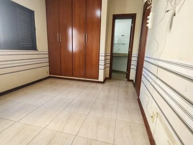 Imagem 5: Imperdível oportunidade: Apartamento de luxo com 3 suítes, 3 salas e 3 vagas de garagem