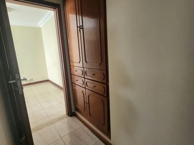 Imagem 2: Imperdível oportunidade: Apartamento de luxo com 3 suítes, 3 salas e 3 vagas de garagem