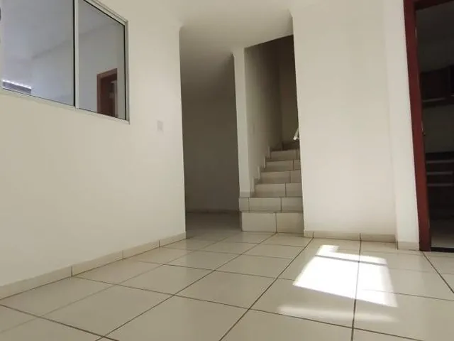 Imagem 11: Casa em Condomínio à Venda em Cuiabá-MT: 3 Quartos, 1 Suíte, 1 Sala, 3 Banheiros, 2
