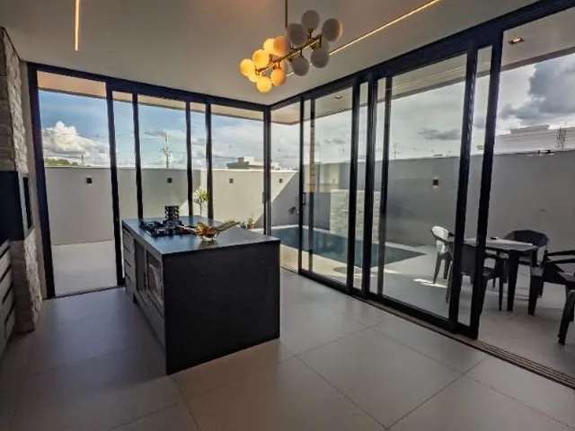 Imagem 2: Casa de luxo em condomínio à venda em Cuiabá-MT, Jardim Ubirajara: 3 quartos, 3